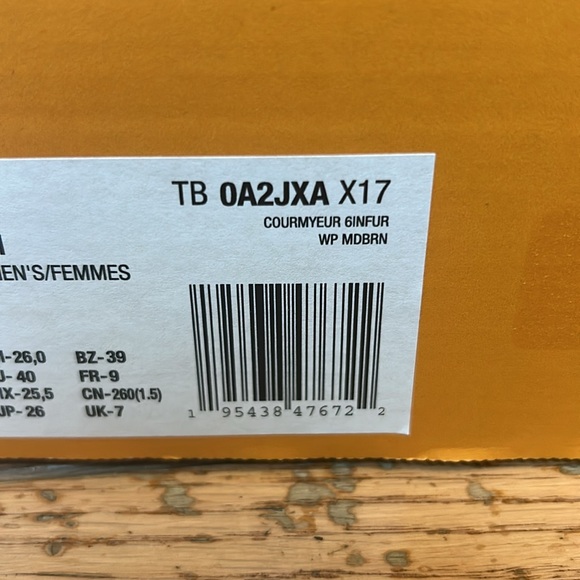 NIB Timberland Women's Boots 9 - Picture 7 of 7